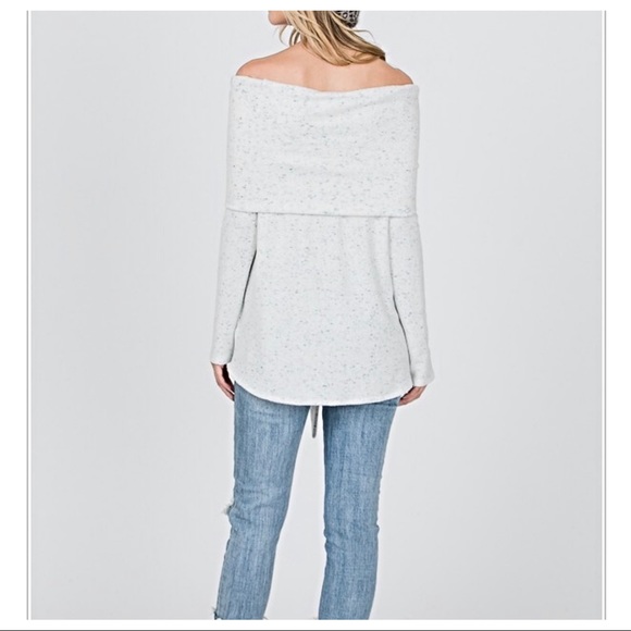 ✨LAST ONES ✨Off the shoulder soft top - Picture 6 of 8